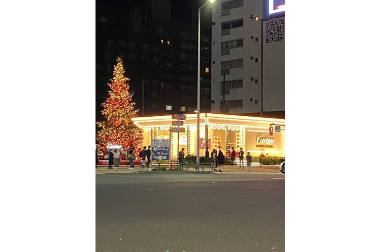 表参道カルチェクリスマスツリー